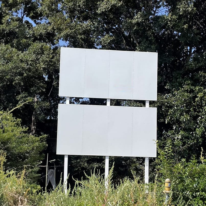 大型の看板にも