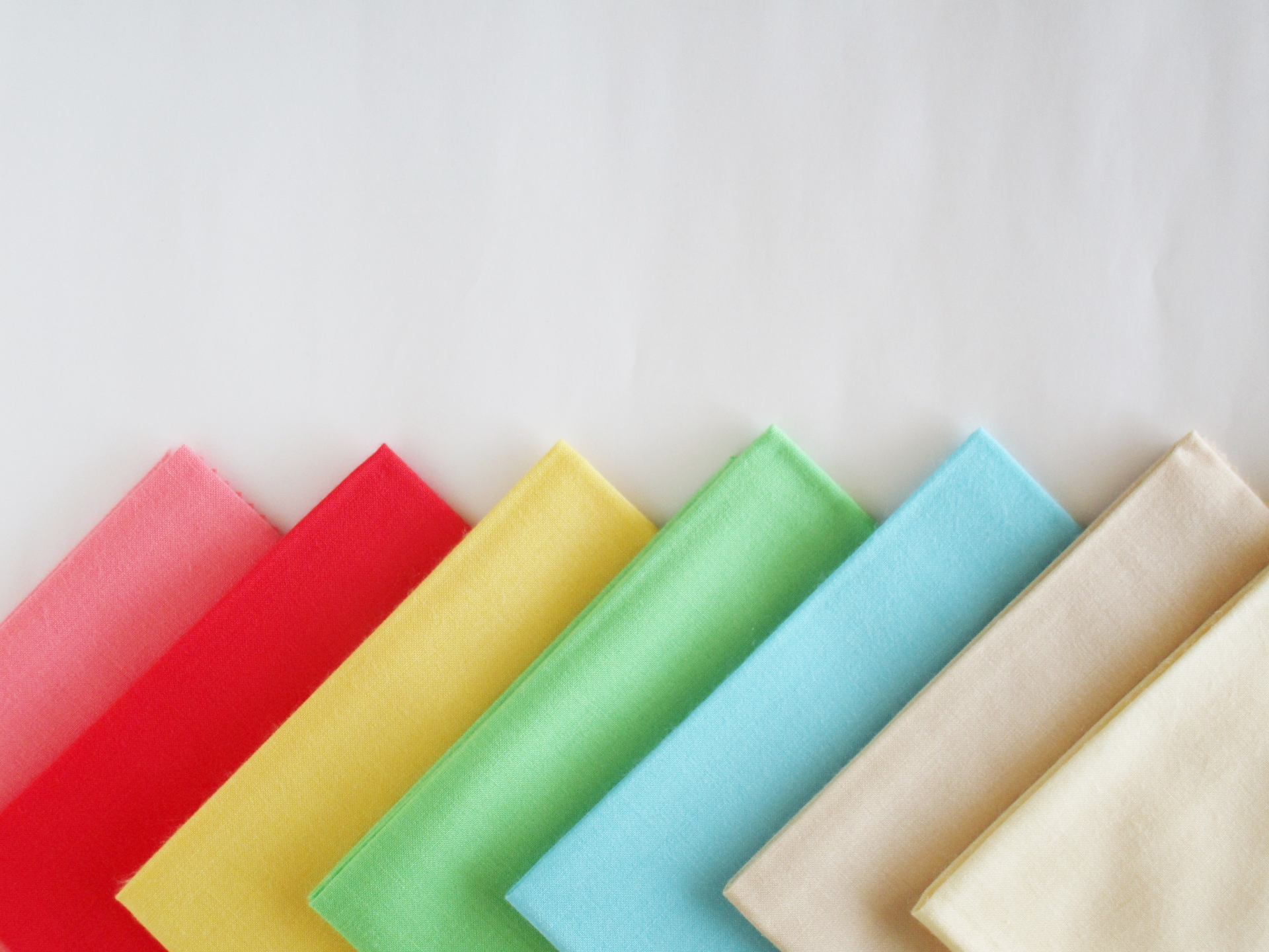 グッズプロ 素材で選ぶ名入れポーチ　種類とそれぞれの特徴をご紹介”