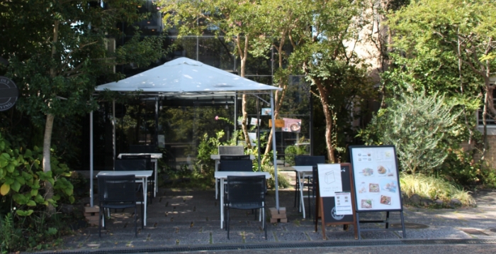 スタンド看板とは？ のぼりやAバナーとの違いと、上手な活用方法をご紹介